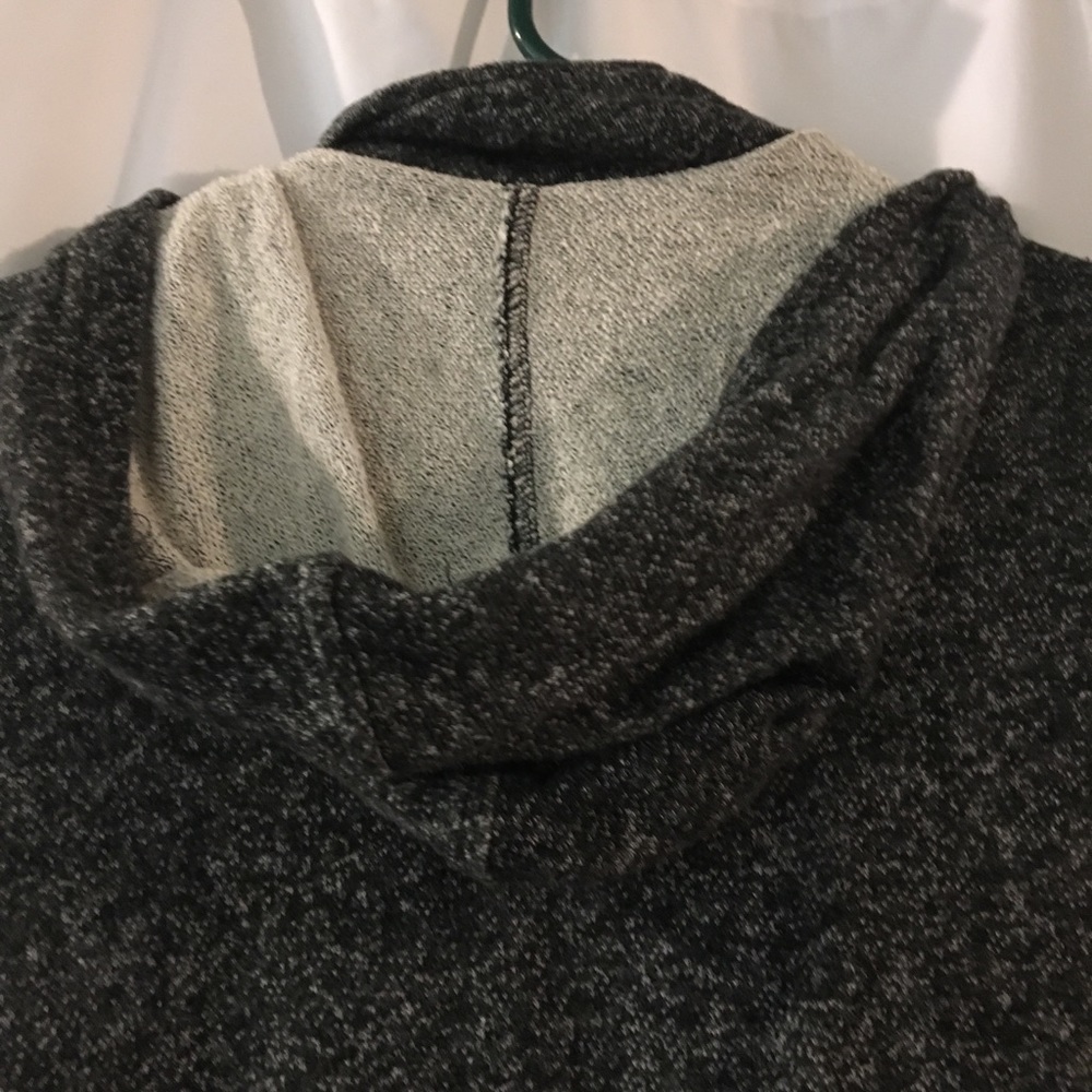 Hooded coat with side pockets